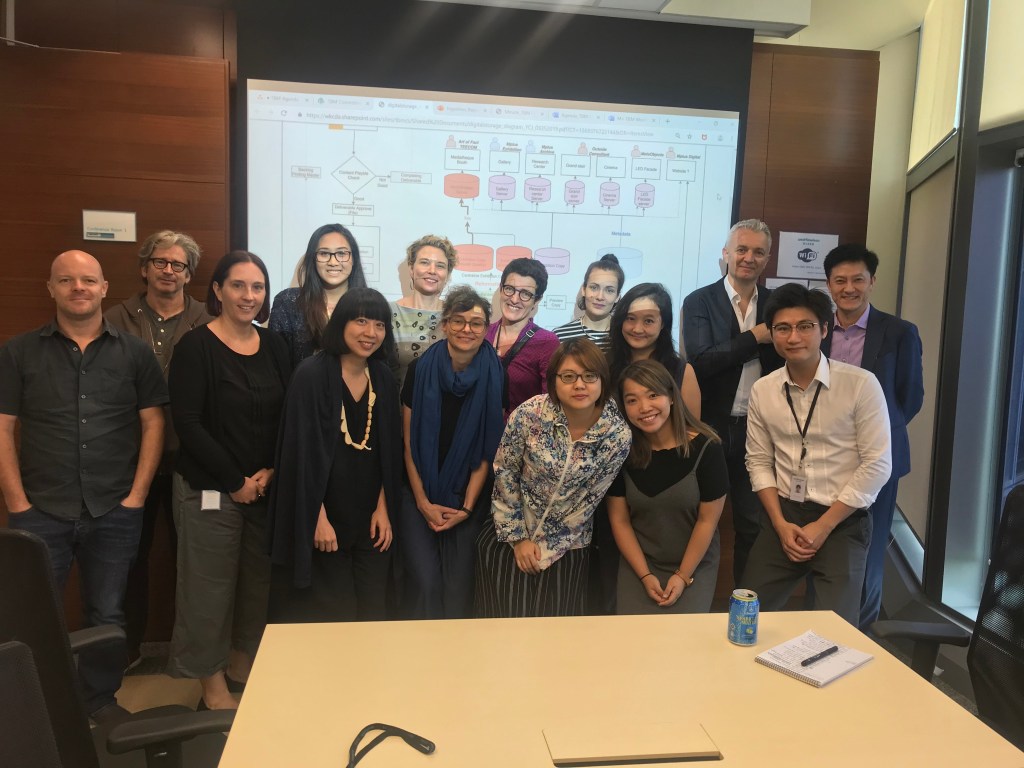 是說－大概要把整個博物館學翻過來吧？